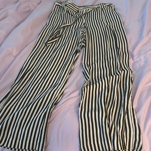 EXPRESS Black and White Striped Wide-Leg Pants Sz M